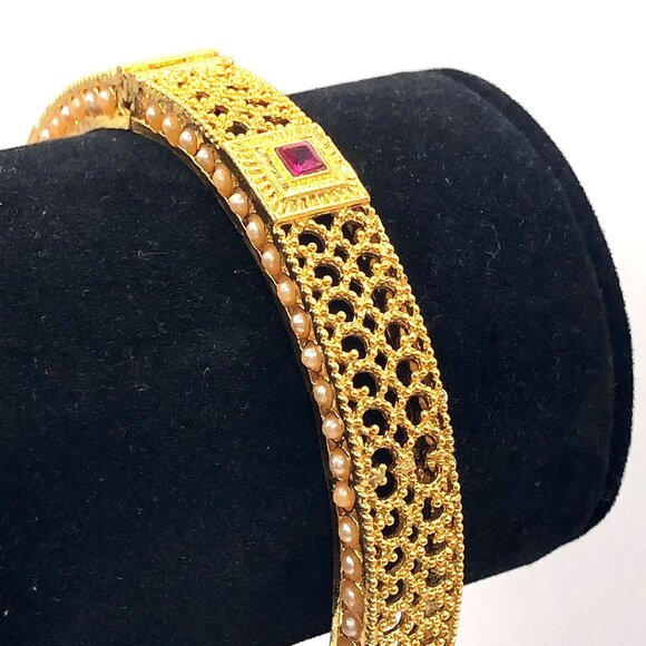 Set of 2 Vintage Gold Tone Filigree Hinged Bangle Bracelets - Picture 15 of 15